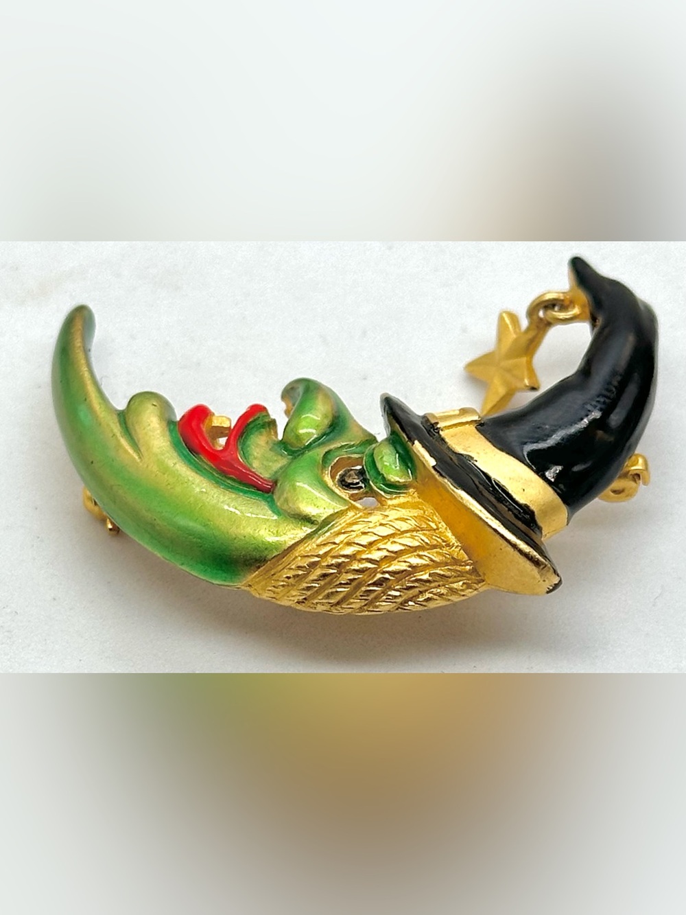 Vintage Vero Witch Face Gold Tone Enamel Moon Star Brooch Pin 80s - Picture 3 of 7